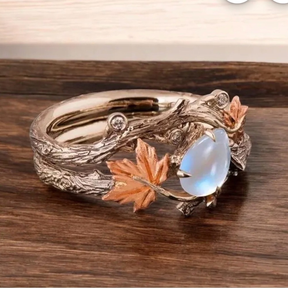 Antiqued Gold Plated Nature Inspired Moonstone Leaf Ring. New. - Picture 2 of 14